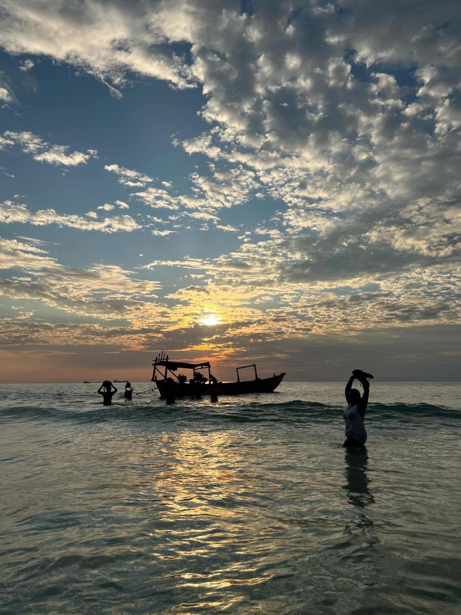 Easy Tiger - M'Pai Bay Beach, Koh Rong Sanloem Exterior foto
