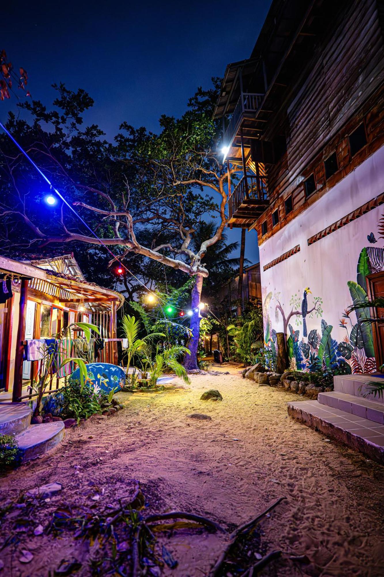 Easy Tiger - M'Pai Bay Beach, Koh Rong Sanloem Exterior foto