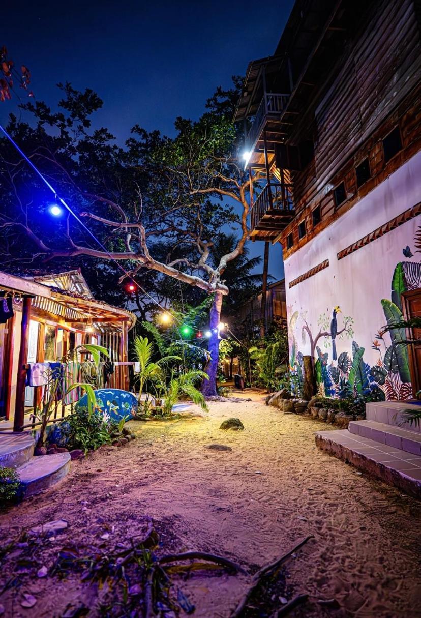 Easy Tiger - M'Pai Bay Beach, Koh Rong Sanloem Exterior foto